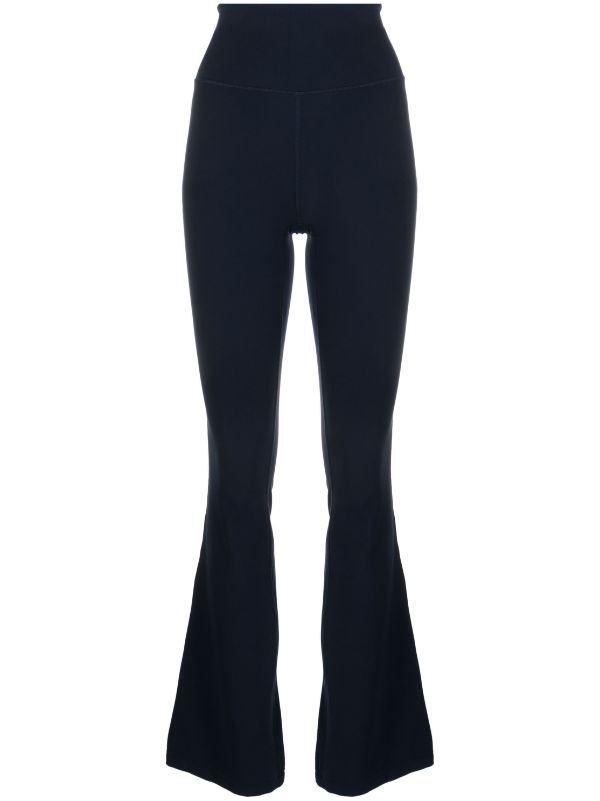 lululemon - Highrise groovy flare leggings on Designer Wardrobe