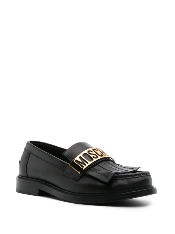 【関税込み】Moschino ブラック エンボスロゴ ローファー Moschino Logo-Detailed Leather Loafers | Saks Fifth Avenue