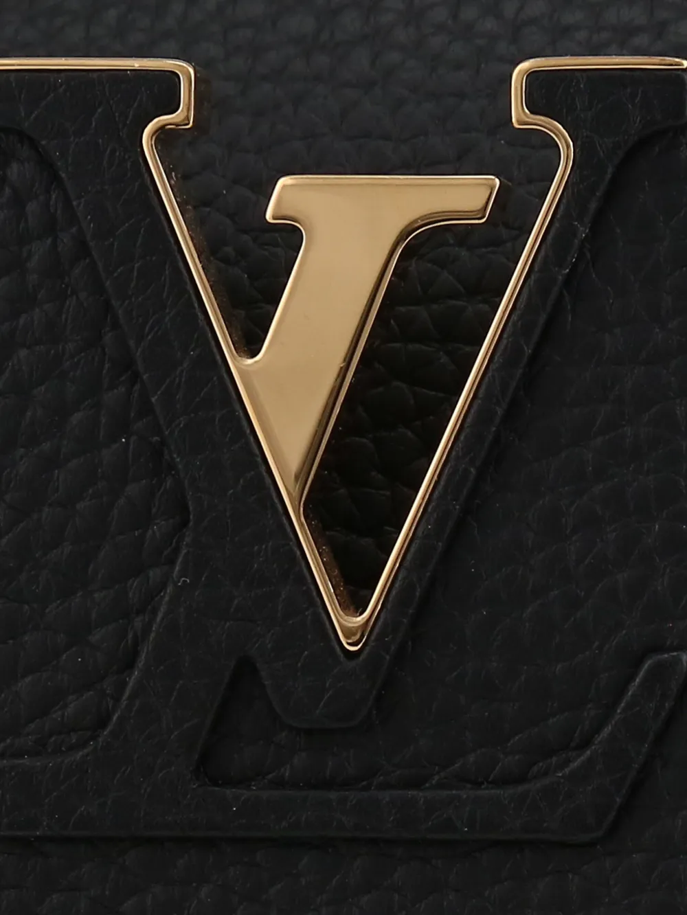 Pre-owned Louis Vuitton Capucines Mm Two-way Handbag In Black