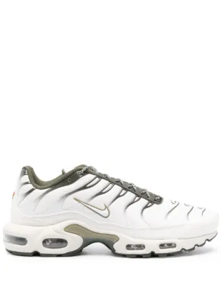 White orange air max on sale plus