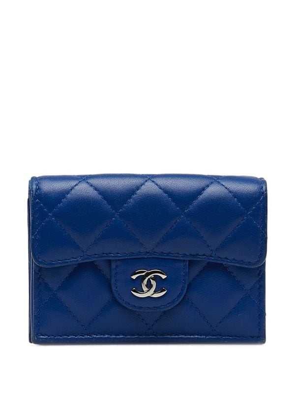 CHANEL Pre-Owned 2018-2019 diamond-quilted CC-plaque tri-fold Wallet -  Farfetch