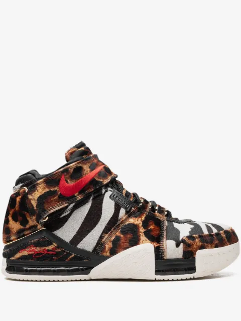 Nike baskets LeBron 2 'Beast'