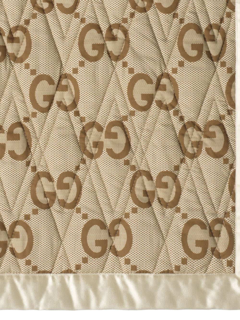 Shop Gucci Gg Supreme-print Quilted Cotton Blanket In Neutrals
