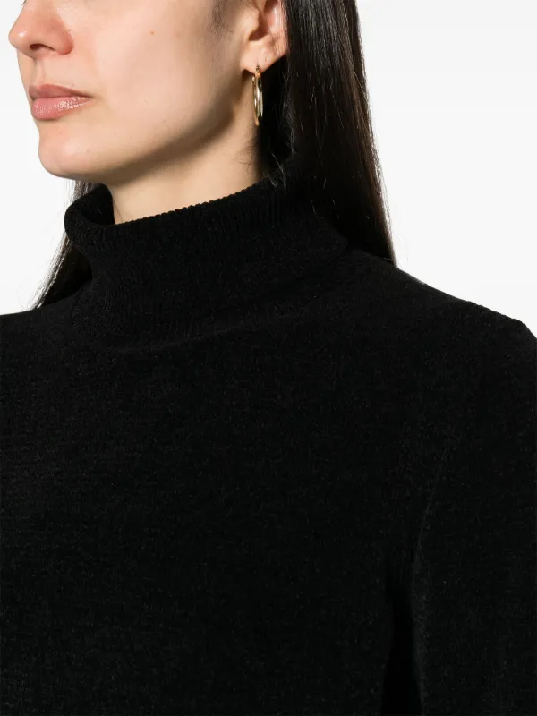 Velvet roll outlet neck