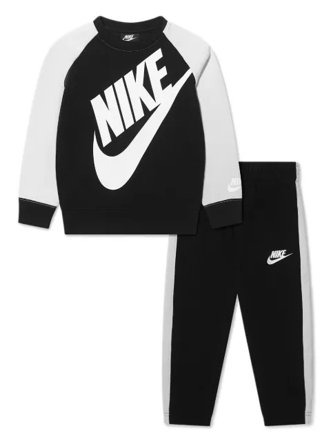 Nike Kids traje deportivo con logo estampado