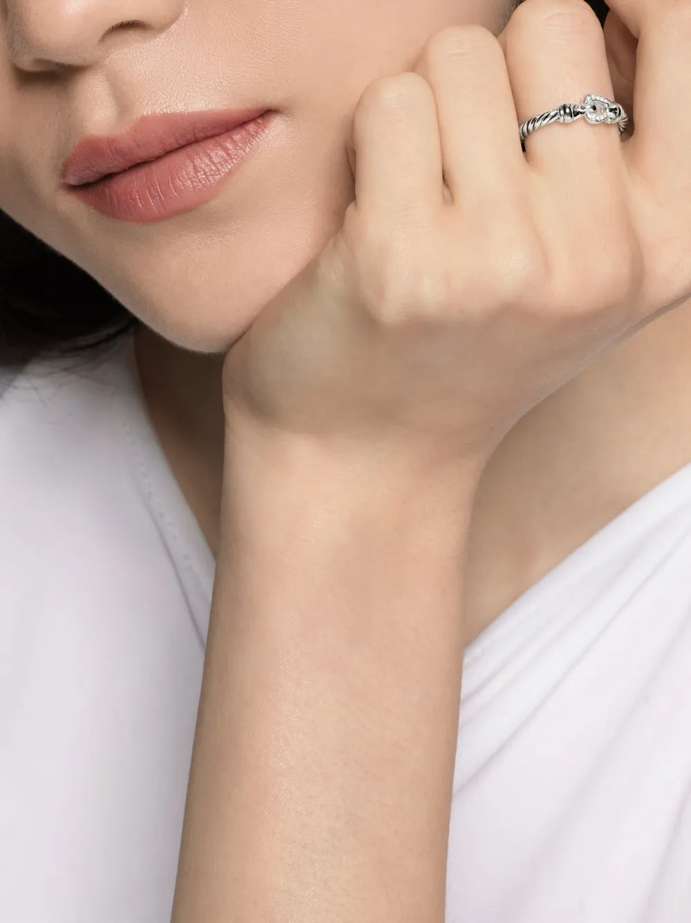 David Yurman 18K white gold Petite Buckle diamond ring | Image 2