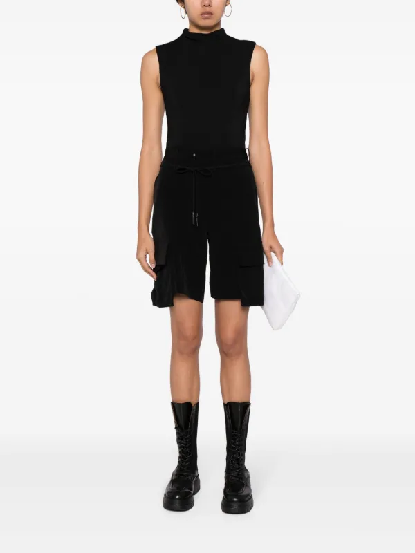 【関税込み】YOHJI YAMAMOTO ブラック タック ショートパンツ Yohji Yamamoto カーゴショーツ | ブラック | FARFETCH JP