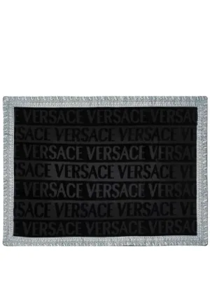Versace ロゴジャカード バスマット 58cm x 80cm | ブラック | FARFETCH JP