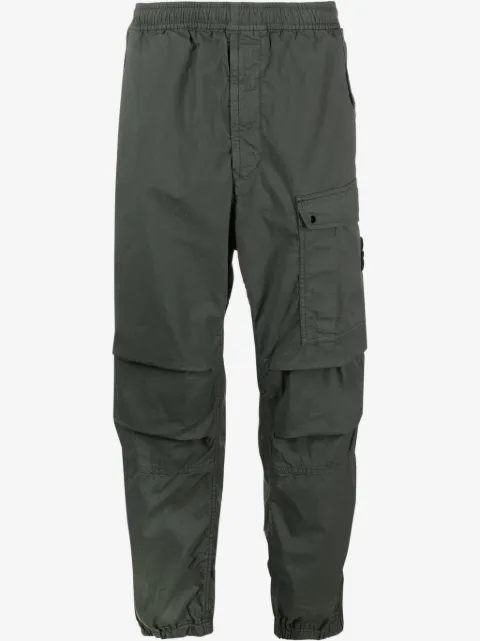 Stone Island Pantaloni con applicazione Compass