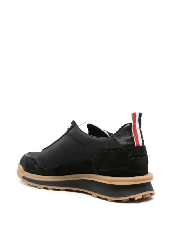 【関税込み】Thom Browne カーキ Alumni スニーカー Thom Browne Alumni Suede Sneakers | Black | FARFETCH
