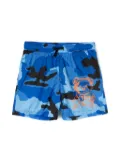 Moschino Kids Teddy Bear-print camouflage swim shorts - Blue