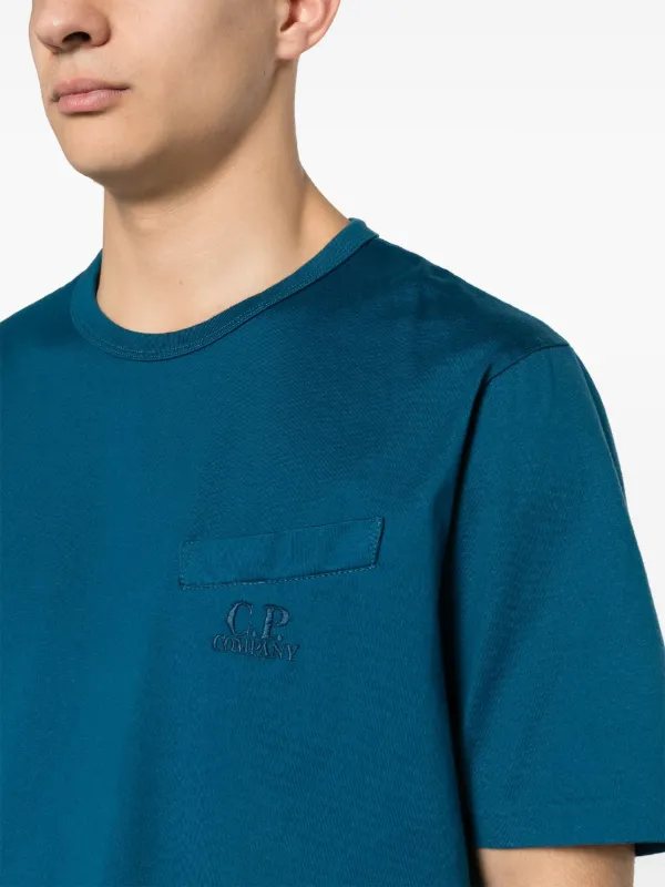 【送料&関税込】C.P. Company Blue T-shirt With Logo Embroide C.P. Company logo-embroidered Cotton T-shirt | Blue | FARFETCH