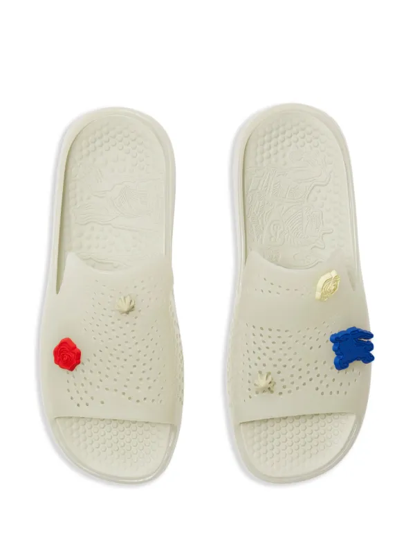 Burberry Stingray appliqué-detail Slides | White | FARFETCH JO Burberry Stingray appliqué-detail Slides | White | FARFETCH JO