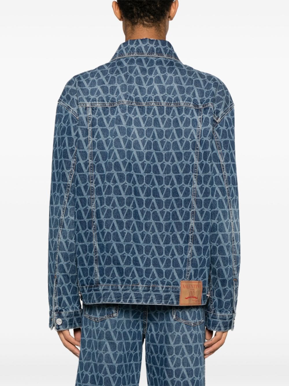 Shop Valentino Toile Iconographe-print Denim Jacket In Blue
