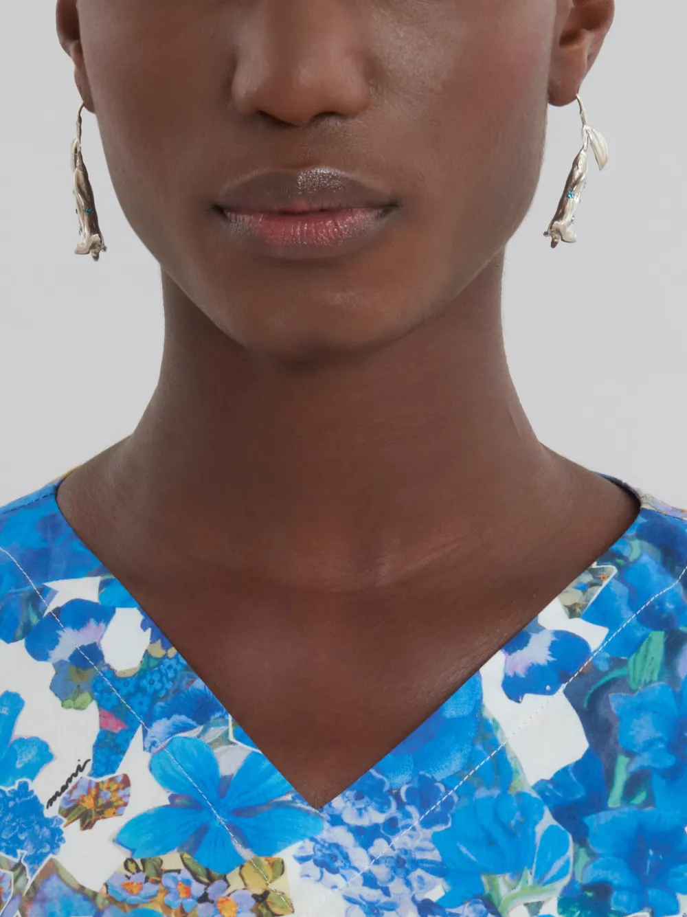 Marni Crystal-embellished Flower Drop Earrings In Blue