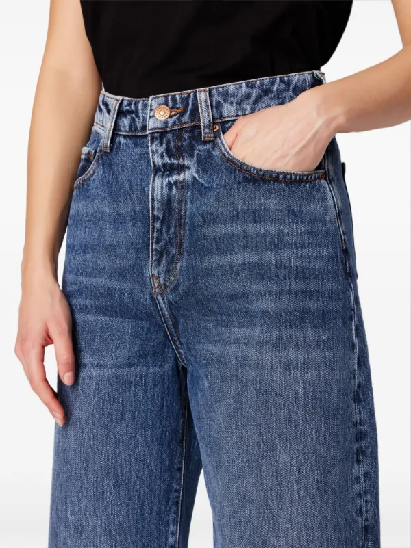 【A/X】ロゴ ストレート ジーンズ ブルー / 送料無料 Armani Exchange ストレートジーンズ | ブルー | FARFETCH JP
