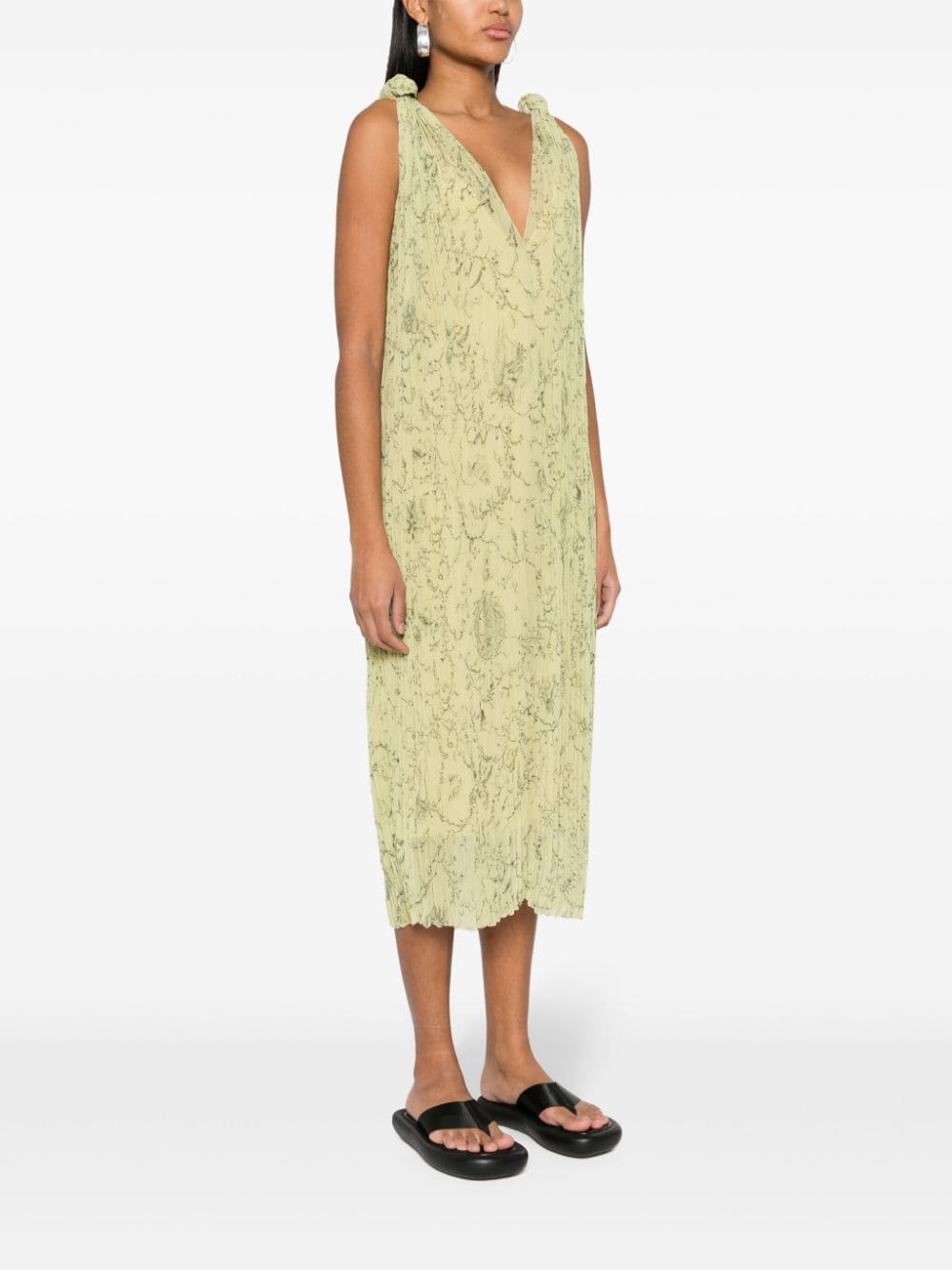 Shop Fabiana Filippi Floral-print Pleated Dress In 绿色