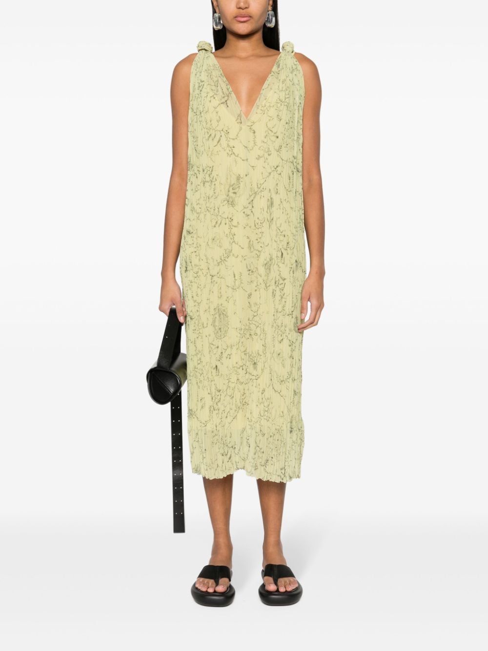 Shop Fabiana Filippi Floral-print Pleated Dress In 绿色