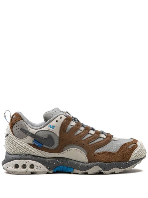 Nike x UNDEFEATED Air Terra Humara "Archaeo Brown" sneakers WOMEN