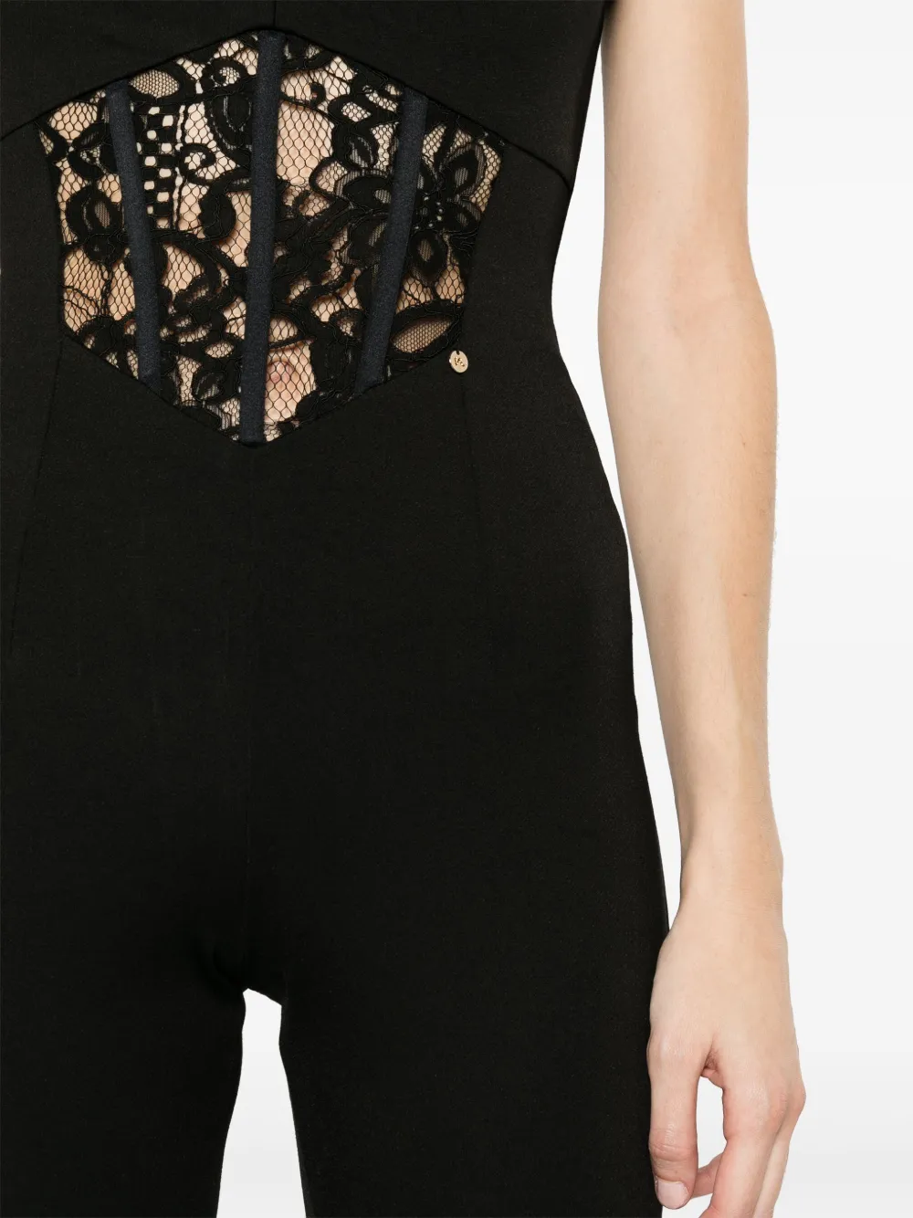 NISSA Getailleerde jumpsuit Zwart