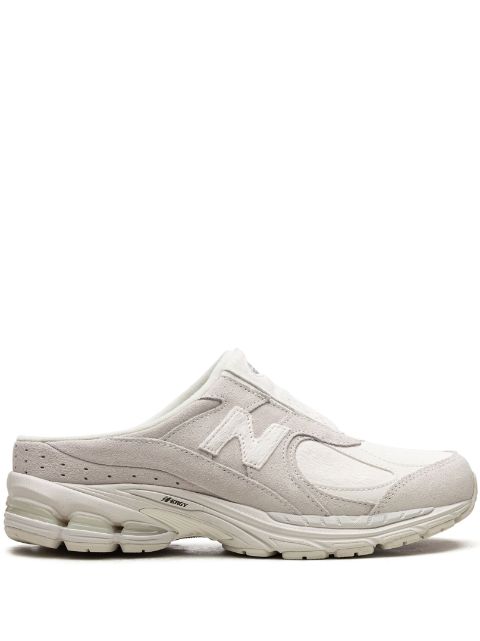 hype New Balance 2002R “Sea Salt” sneaker mules 