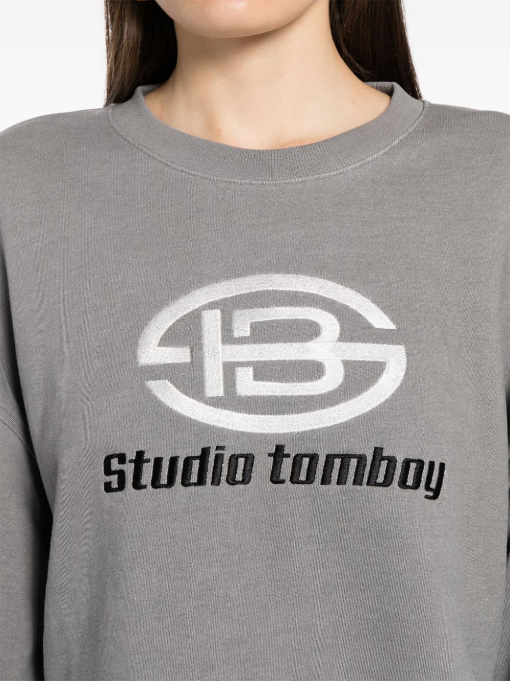 Shop Studio Tomboy Logo-embroidered Cotton Sweatshirt In 灰色