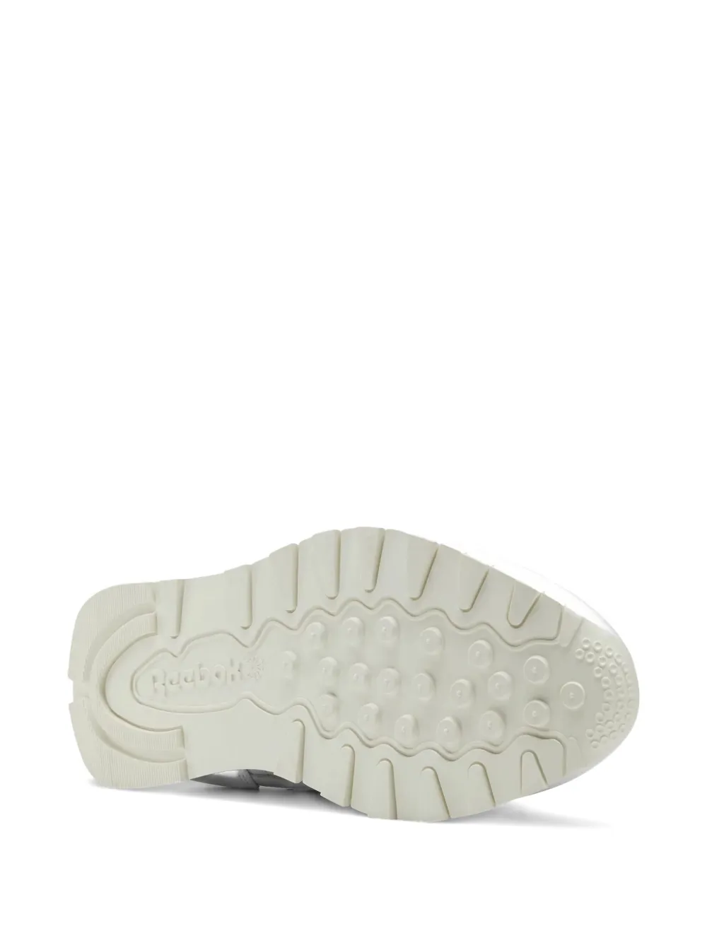 Reebok Cl "white/vector Navy" Sneakers In White