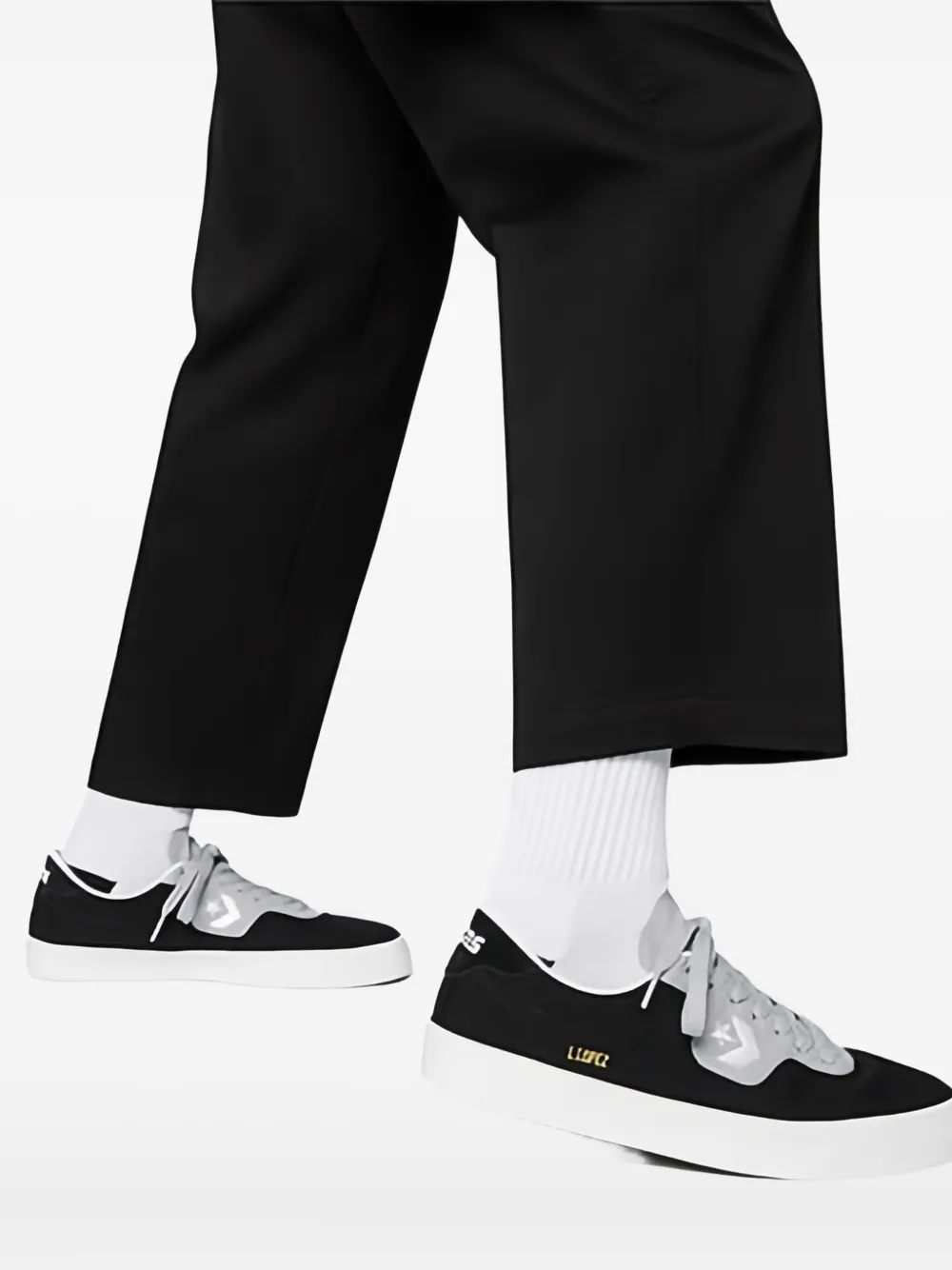 logo-embroidery sneakers