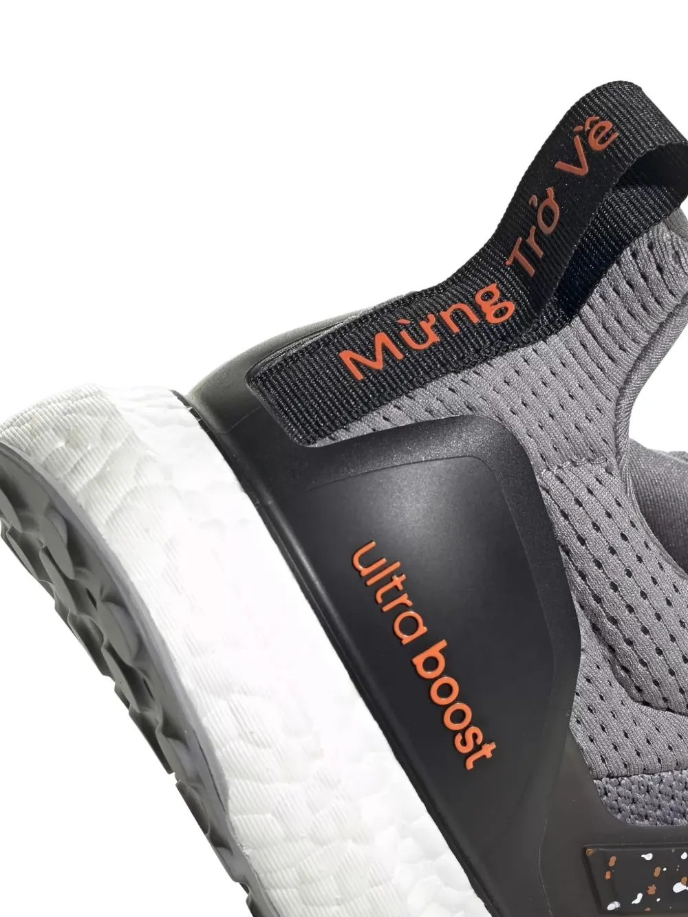 adidas Ultraboost DNA trainers Grey