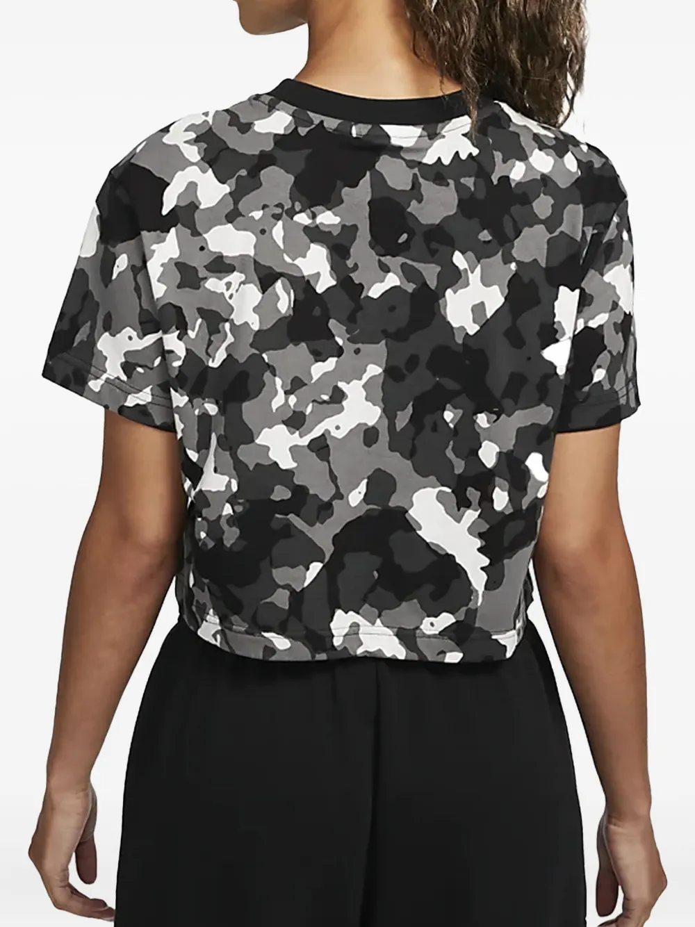 Nike camouflage-print short-sleeve T-shirt | تيشيرتات وجيرسي | Image 2