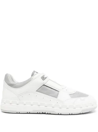 VALENTINO GARAVANIヴァレンティノFreedots Rockstudスニーカー Valentino Garavani Freedots パネル ロックスタッズ スニーカー