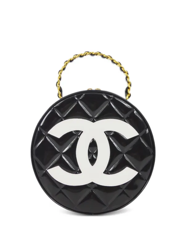chanel vintage round マトラッセ 22452383_52413441_600.jpg
