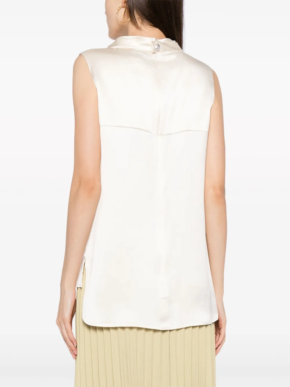 Pre-owned Chanel Mock-neck Sleeveless Silk Top In 中性色