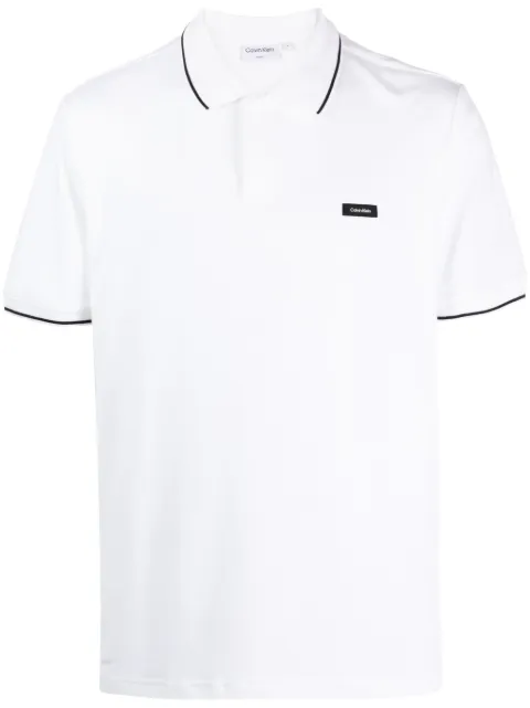 Calvin Klein playera tipo polo manga corta con aplique del logo
