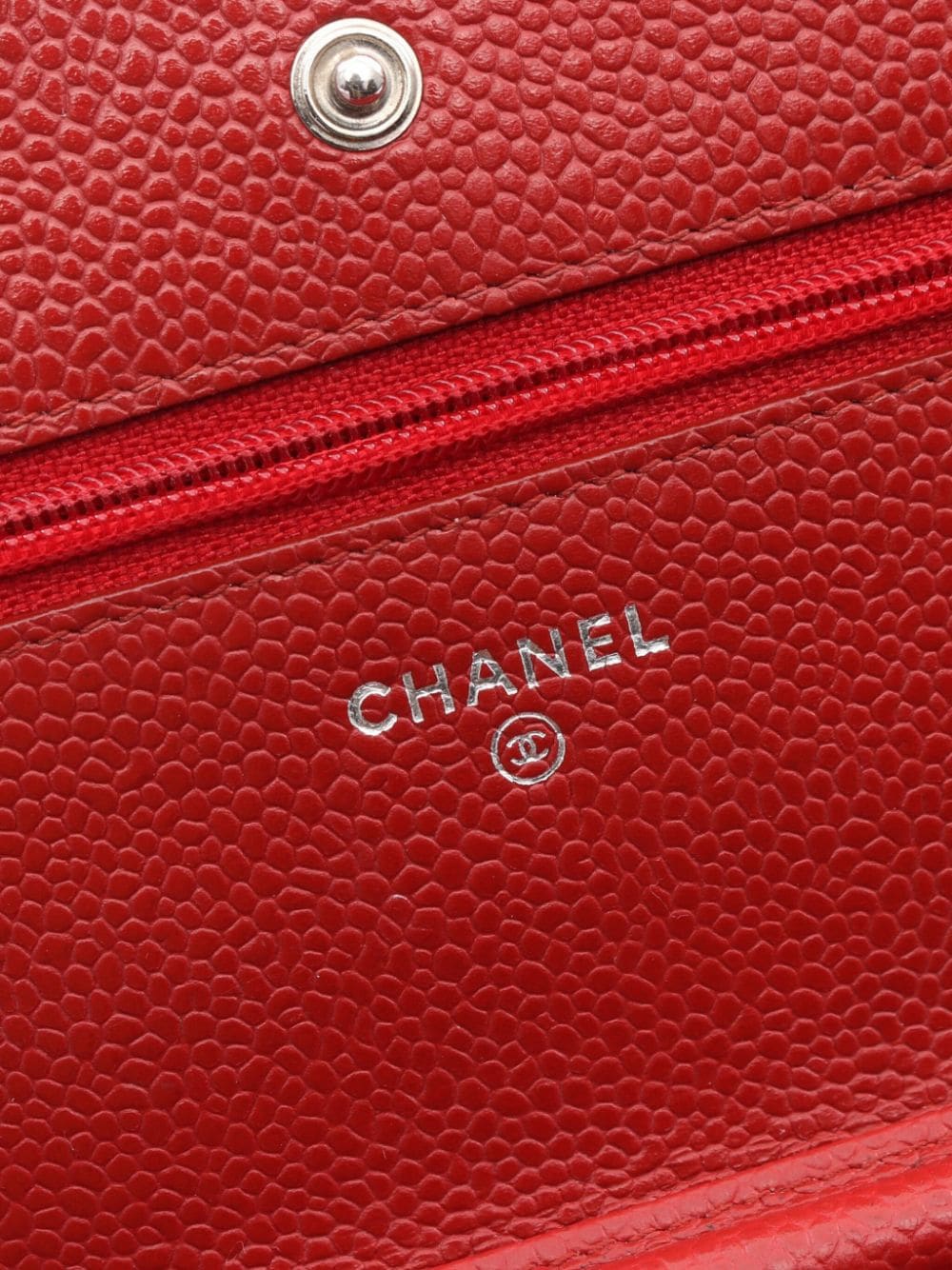 Pre-owned Chanel Wallet On Chain 皮质单肩包（2016-2017年典藏款） In Red