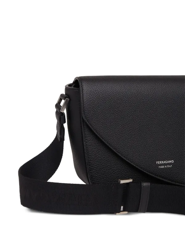 FERRAGAMO Fiamma ショルダーバッグ Ferragamo Fiamma Crossbody Bag | Black | FARFETCH