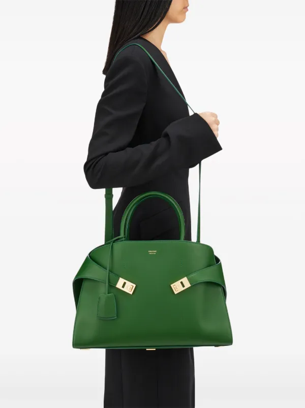 24AW new/FERRAGAMO ハグミディアムトートバッグ Bag Green Ferragamo Medium Hug Tote Bag | Green | FARFETCH
