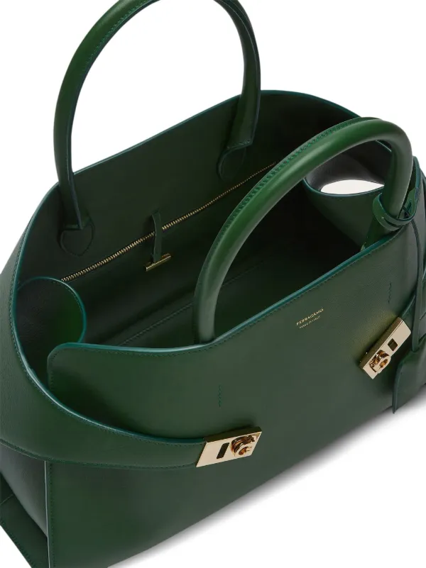 24AW new/FERRAGAMO ハグミディアムトートバッグ Bag Green Ferragamo Medium Hug Tote Bag | Green | FARFETCH