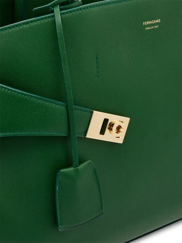24AW new/FERRAGAMO ハグミディアムトートバッグ Bag Green Ferragamo Medium Hug Tote Bag | Green | FARFETCH