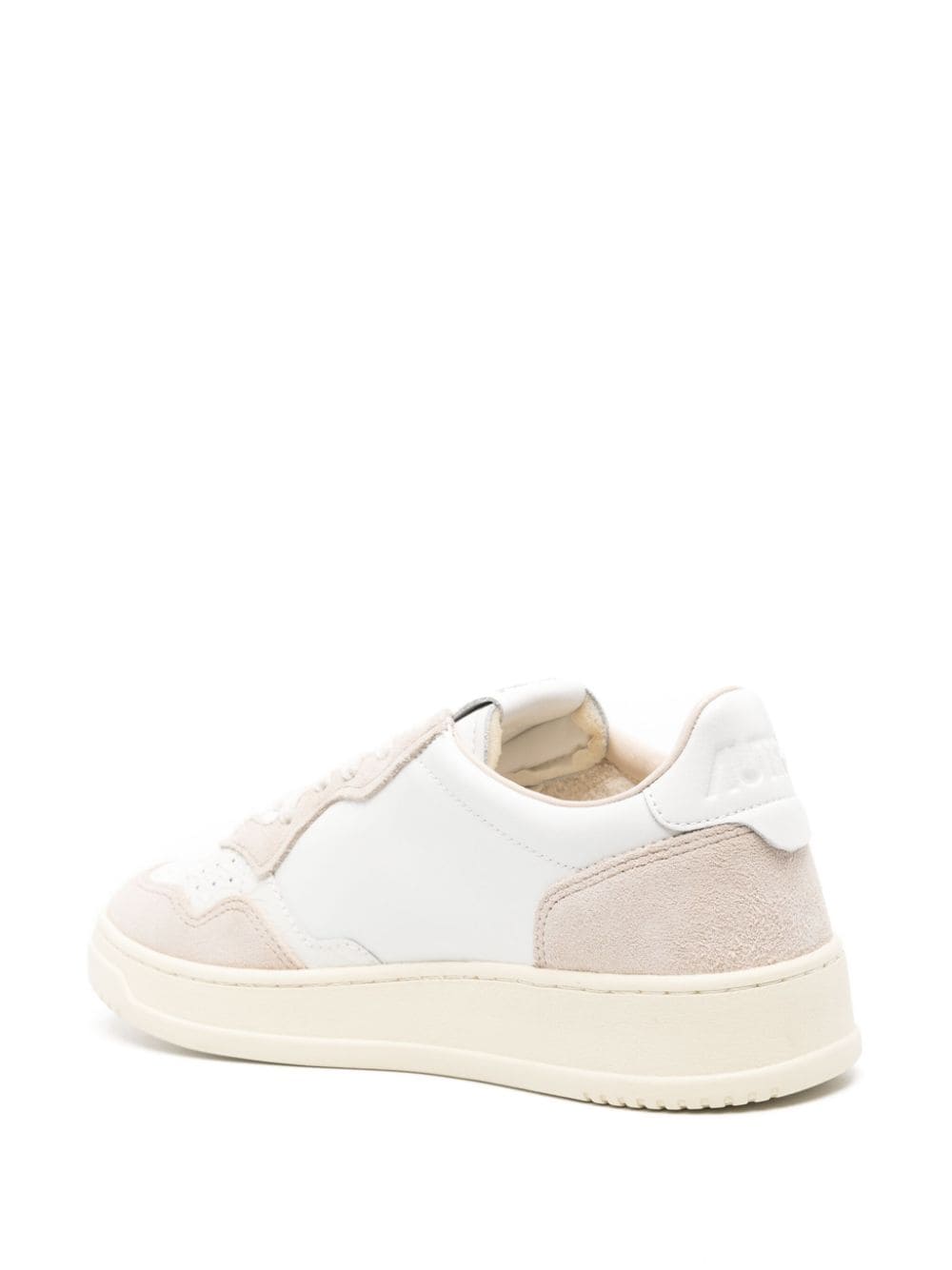 Shop Autry Medalist Low Leather Sneakers In Weiss