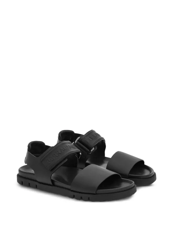 【関税込み】Ferragamo ブラック ダブル ストラップ サンダル Ferragamo ダブルストラップ サンダル | ブラック | FARFETCH JP