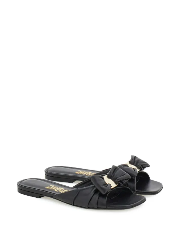 【関税&送料込】Ferragamo Mini Bow Black Nude Flip-Flops Ferragamo Mini Bow Flip-Flop And Powdery Regular Fit in