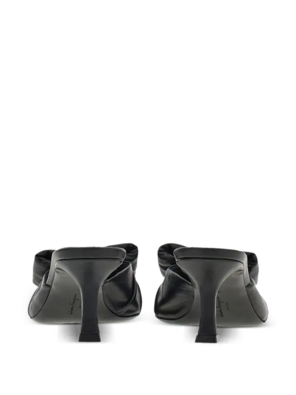 Ferragamo パデッド ヴァラ 55mm ミュール | ブラック | FARFETCH JP