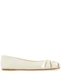 Ferragamo Gancini ornament flat ballerina shoes - White