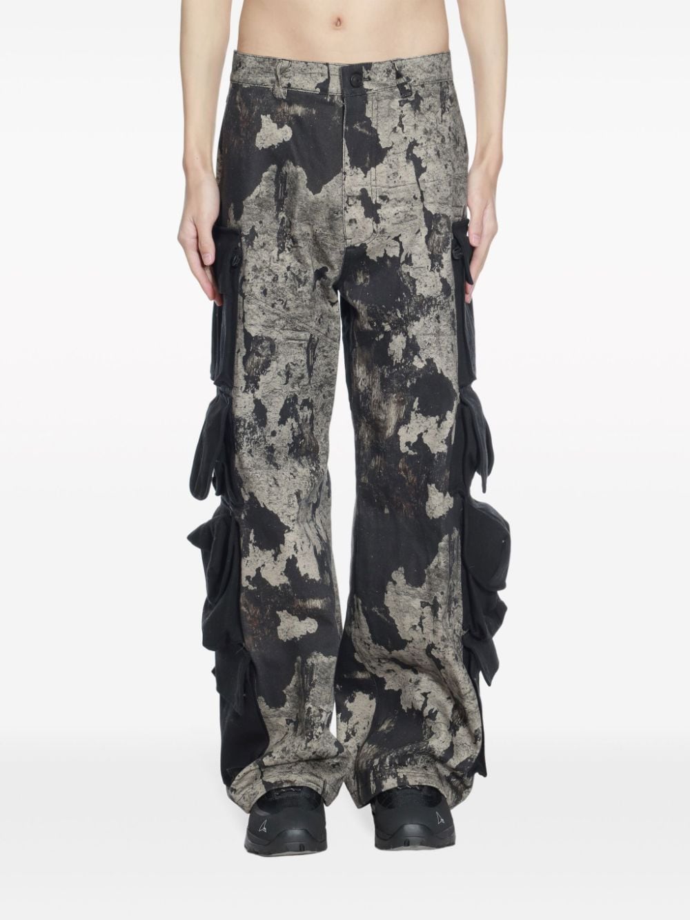 Shop Kusikohc Graphic-print Cargo Trousers In 灰色