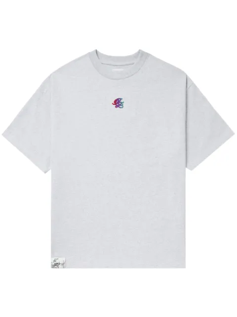 izzue playera con logo estampado