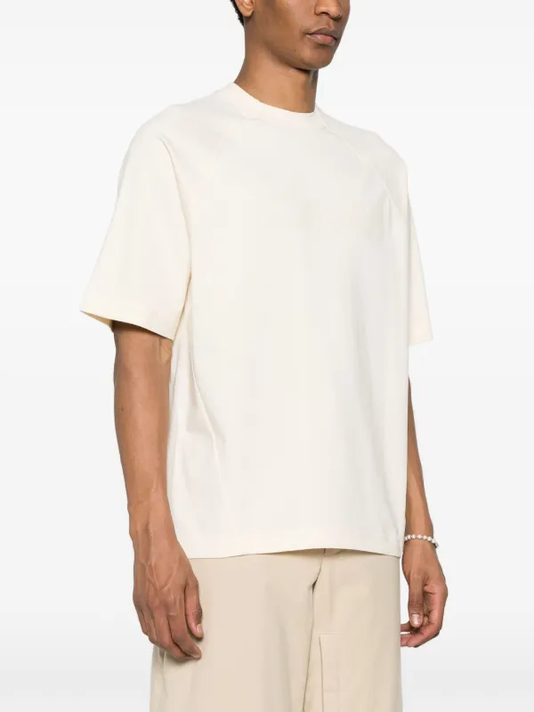 【JACQUEMUS】Le Tシャツ タイポコットンTシャツ Jacquemus Le T-Shirt Typo Cotton T-shirt | Neutrals | FARFETCH