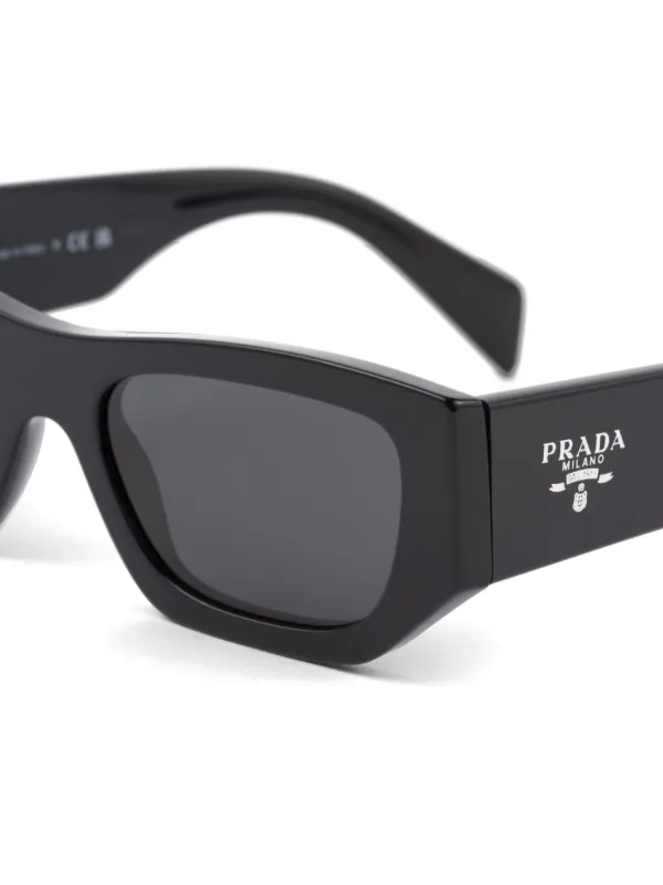 Prada Eyewear キャットアイ サングラス | ブラック | FARFETCH JP