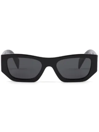 【PRADA】キャットアイ サングラス ブラック Prada Eyewear キャットアイ サングラス | ブラック | FARFETCH JP