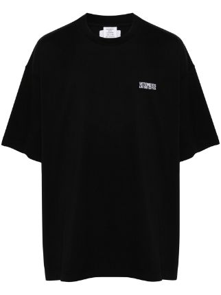 VETEMENTS ロゴ Tシャツ | ブラック | FARFETCH JP